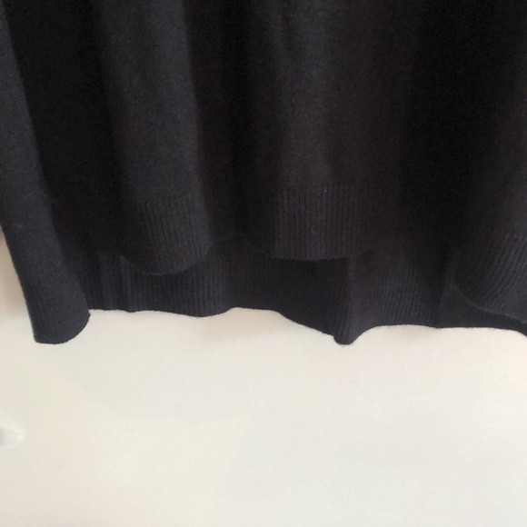 Women’s Black V Neck  Asymmetrical Soft Pullover Tunic size S/M - Picture 5 of 13